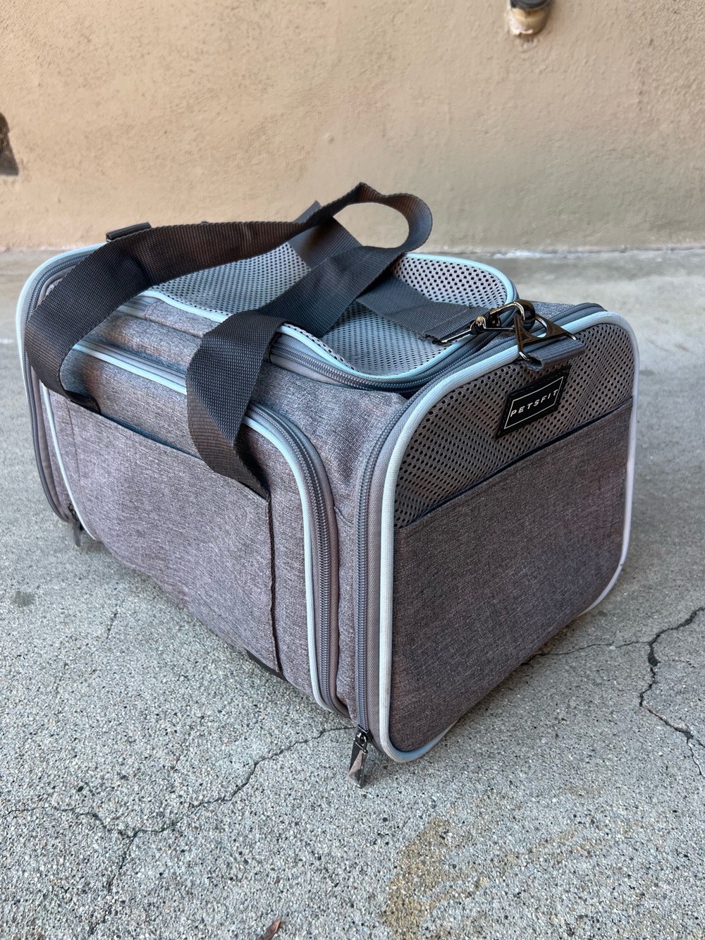 Petsfit Airline-Approved Soft-Sided Pet Carrier (Grey / Light Blue)